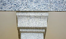 Detalle de pilar de granito