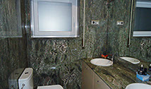 Acabamentos de WC em mármore
